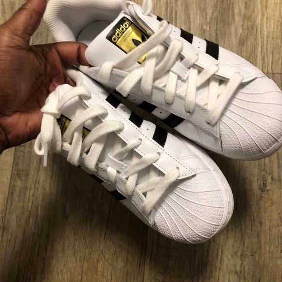 Black and white shell toe adidas - Picture 4 of 6